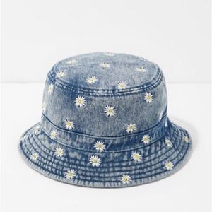 AE Daisy Bucket Hat